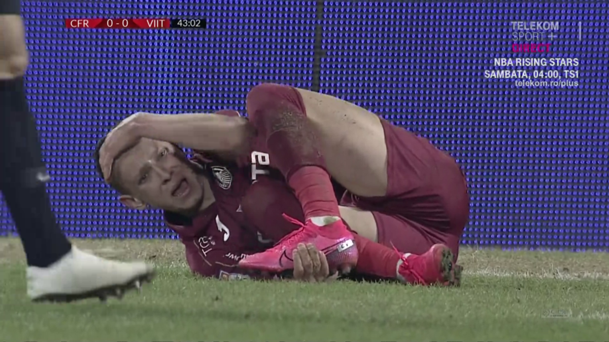 CFR CLUJ - VIITORUL 0-0 // Dan Petrescu dă vina pe arbitraj: „E al 2-lea meci în care nu primim penalty” » Crăciunescu îl contrazice!