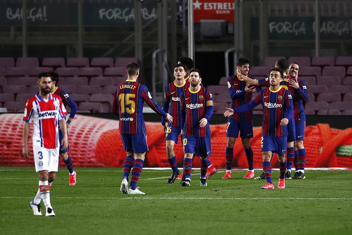 Barcelona - Alaves 5-1. Lionel Messi, o nouă performanță istorică în tricoul Barcelonei » Argentinianul a egalat recordul lui Xavi