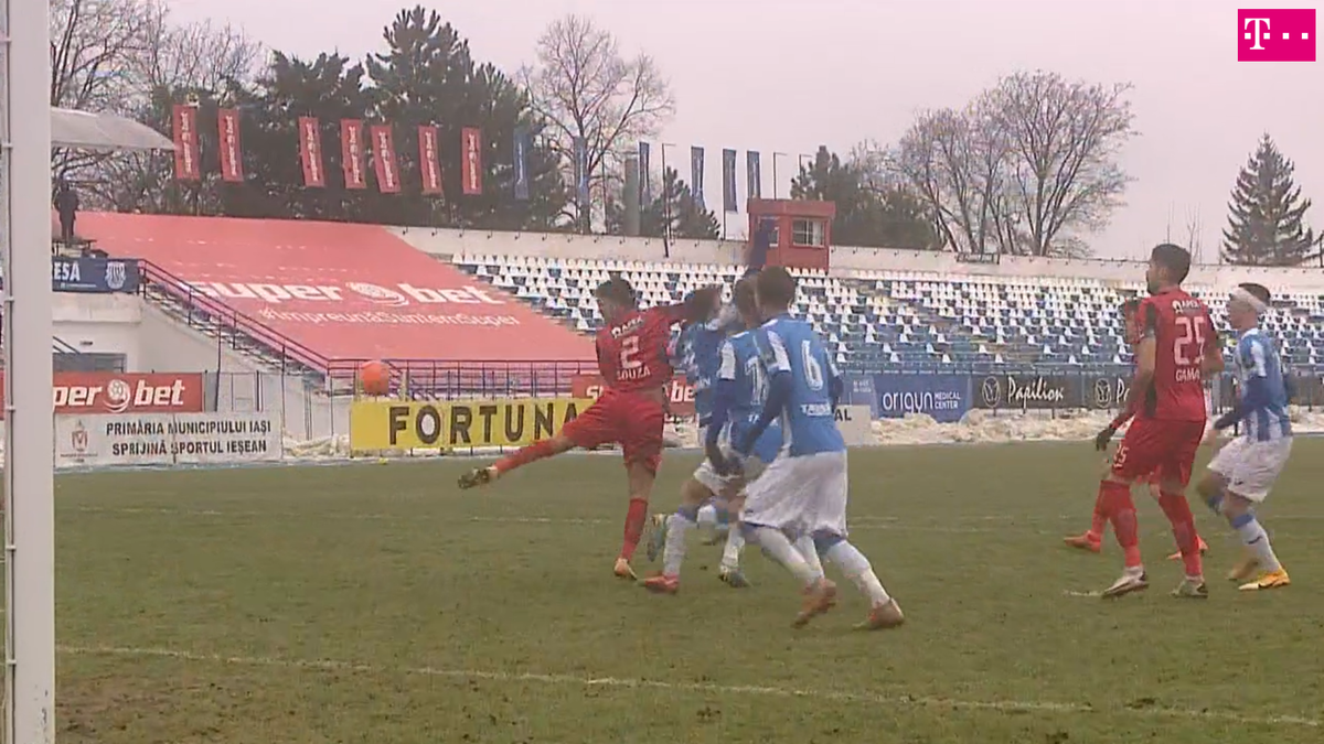 FOTO. Greșeală de arbitraj în Poli Iași - Astra » Trupa lui Eugen Neagoe a restabilit egalitatea cu un gol neregulamentar