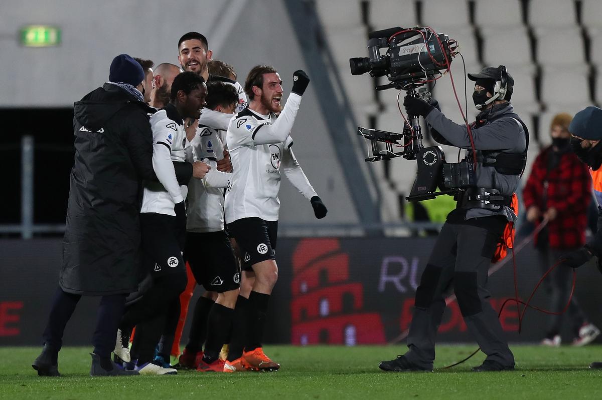 AC Milan poate pierde prima poziție în Serie A după ce a fost învinsă de o echipă nou-promovată