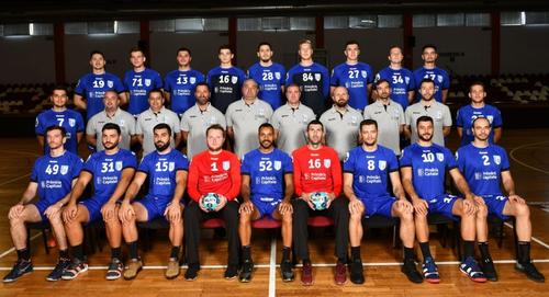 CSM București a învins-o cu 28-23 pe AEK Atena, în optimile EHF European Cup, dar calificarea se joacă săptămâna viitoare, în Grecia.