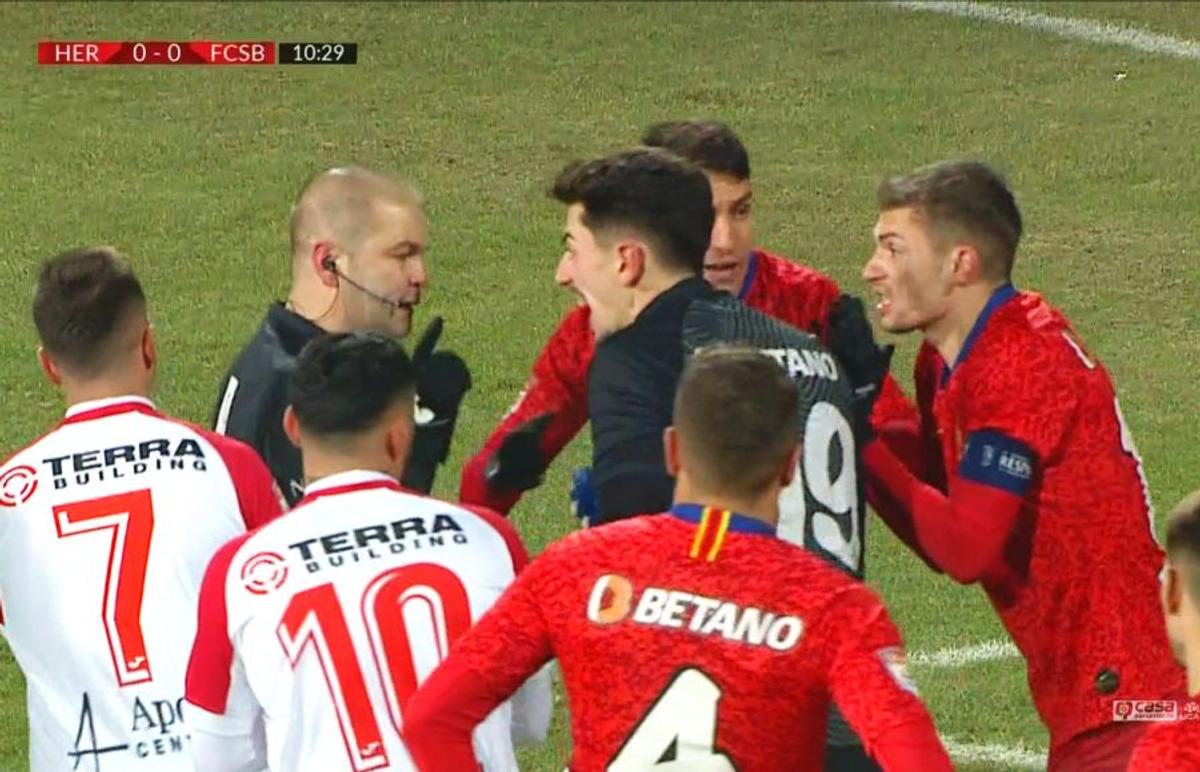FOTO 3 faze controversate în Hermannstadt - FCSB » MM a postat în timpul meciului + analiza lui Crăciunescu