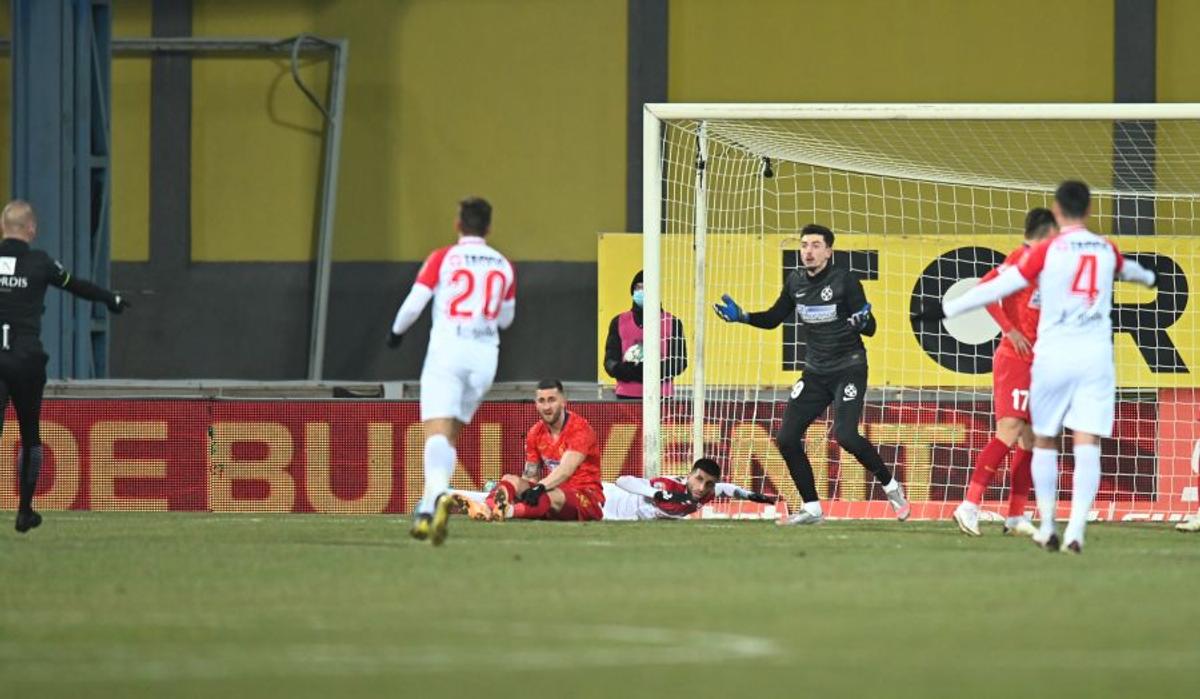 Dosar penal pentru Florinel Coman! Fără permis, vedeta lui FCSB a gonit pe autostradă cu 165 km/h » Reacția lui Gigi Becali