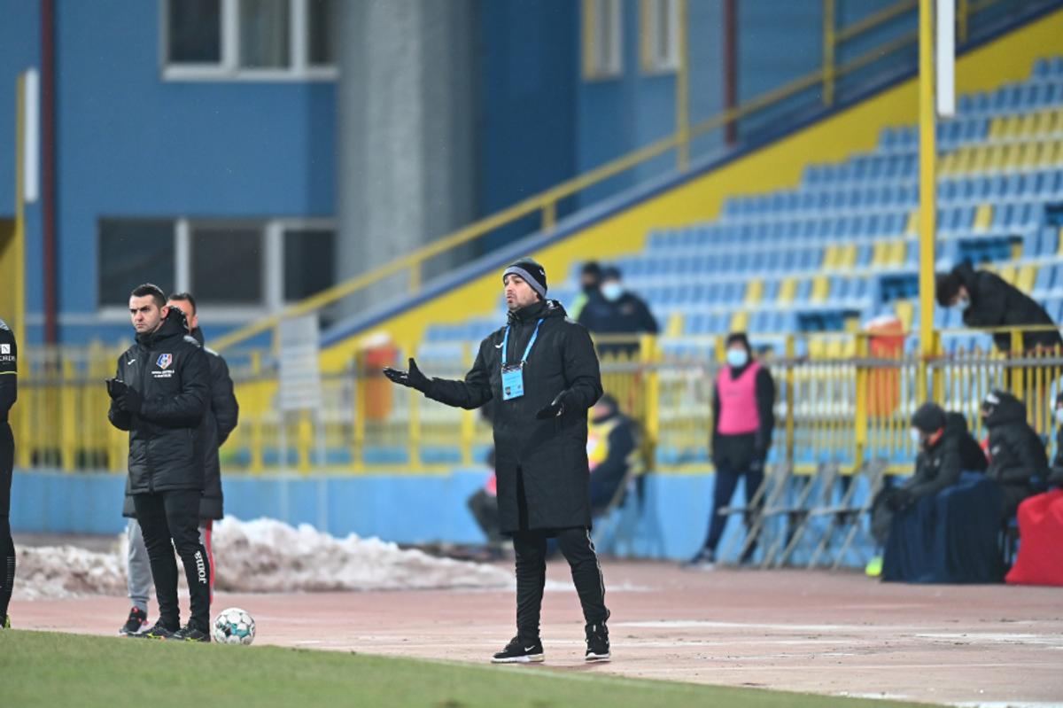FOTO 3 faze controversate în Hermannstadt - FCSB » MM a postat în timpul meciului + analiza lui Crăciunescu