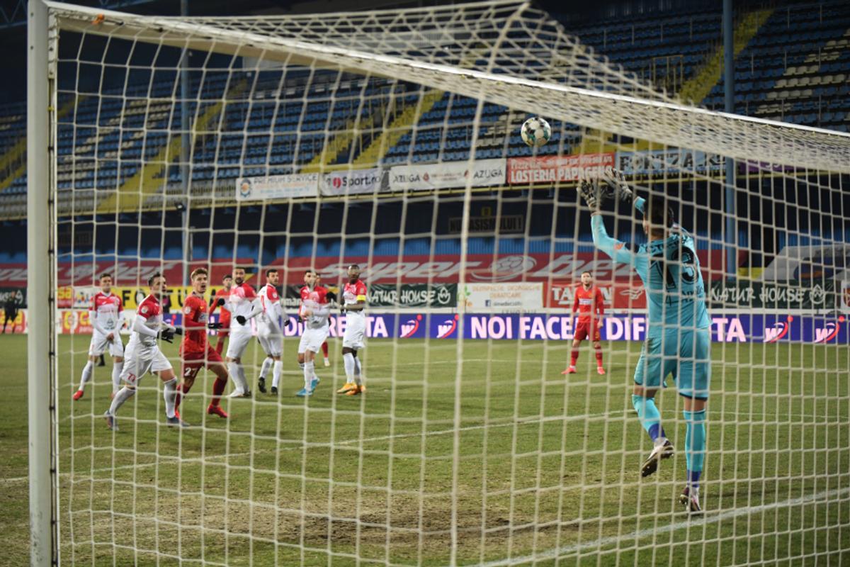 Dosar penal pentru Florinel Coman! Fără permis, vedeta lui FCSB a gonit pe autostradă cu 165 km/h » Reacția lui Gigi Becali