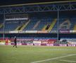 FOTO 3 faze controversate în Hermannstadt - FCSB » MM a postat în timpul meciului + analiza lui Crăciunescu