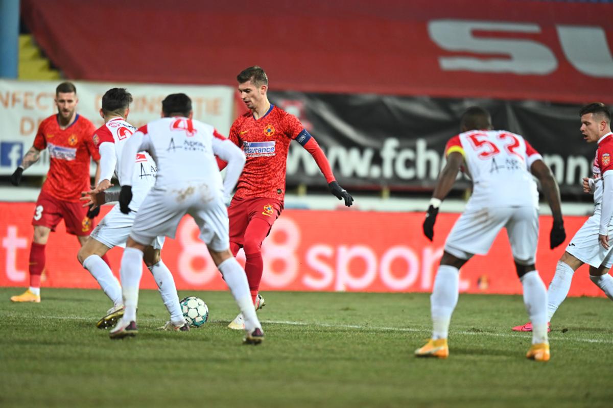 FOTO 3 faze controversate în Hermannstadt - FCSB » MM a postat în timpul meciului + analiza lui Crăciunescu