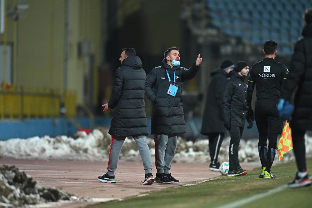 FOTO 3 faze controversate în Hermannstadt - FCSB » MM a postat în timpul meciului + analiza lui Crăciunescu