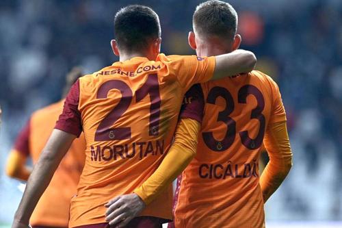 Olimpiu Moruțan și Alexandru Cicâldău
Foto: Imago