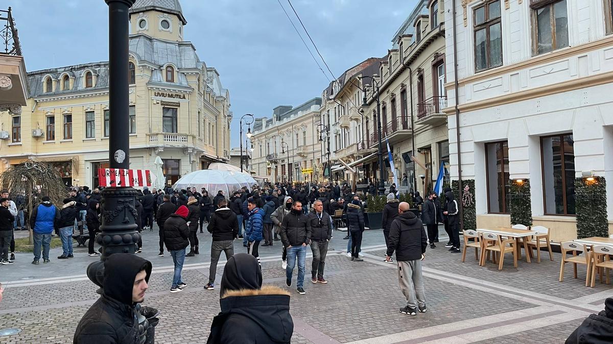 CS Universitatea Craiova - FCU Craiova, fani