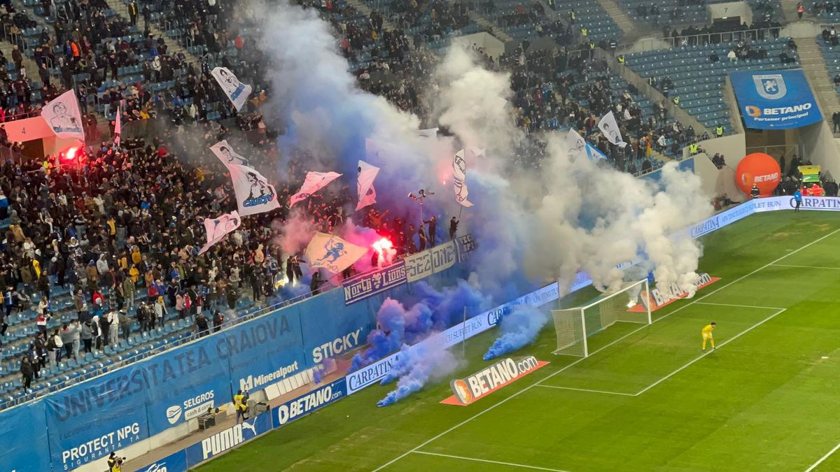CS Universitatea Craiova - FCU Craiova, fani