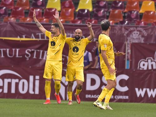 Vlad Morar și Gabriel Moura sunt doriți de Dinamo // FOTO: Imago
