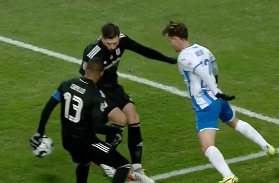Bîrsan a DISTRUS derby-ul CSU Craiova - FCU Craiova » Crăciunescu spune că ambele goluri trebuiau anulate + Încă 3 erori grave de arbitraj
