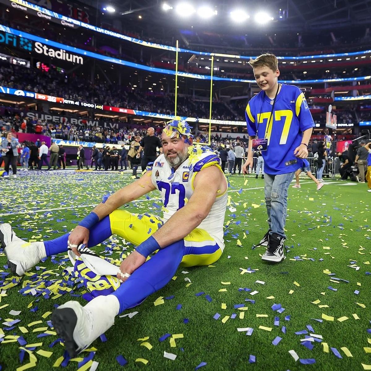 Spectacol în SuperBowl LVI » Los Angeles Rams a reușit să întoarcă scorul și să câștige pentru a doua oară trofeul