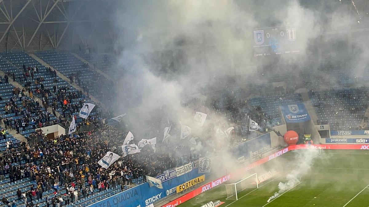 CS Universitatea Craiova - FCU Craiova, fani