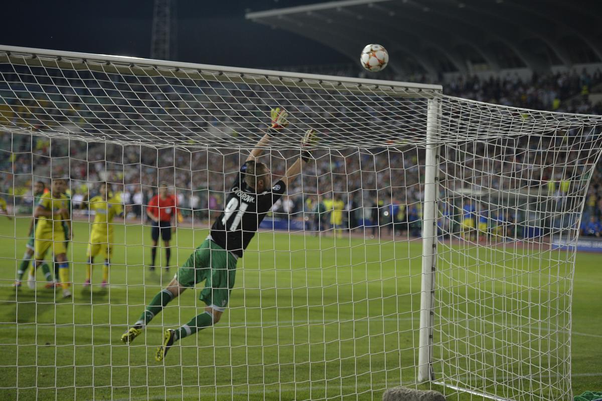 „Bă, ăștia sunt morți, trebuie să îi batem!” » Două momente cruciale din istoria FCSB, povestite în direct: „«Era să fac pe mine la penalty-uri»”