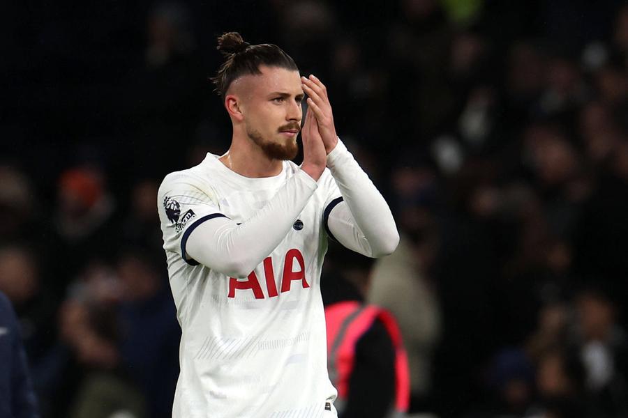 Radu Drăgușin nu a fost până acum titular pentru Tottenham Depășește Liverpool „complexul”, ce va alege Postecoglou, „livrează” Rice din nou? » 6 aspecte de urmărit în etapa 25 din Premier League