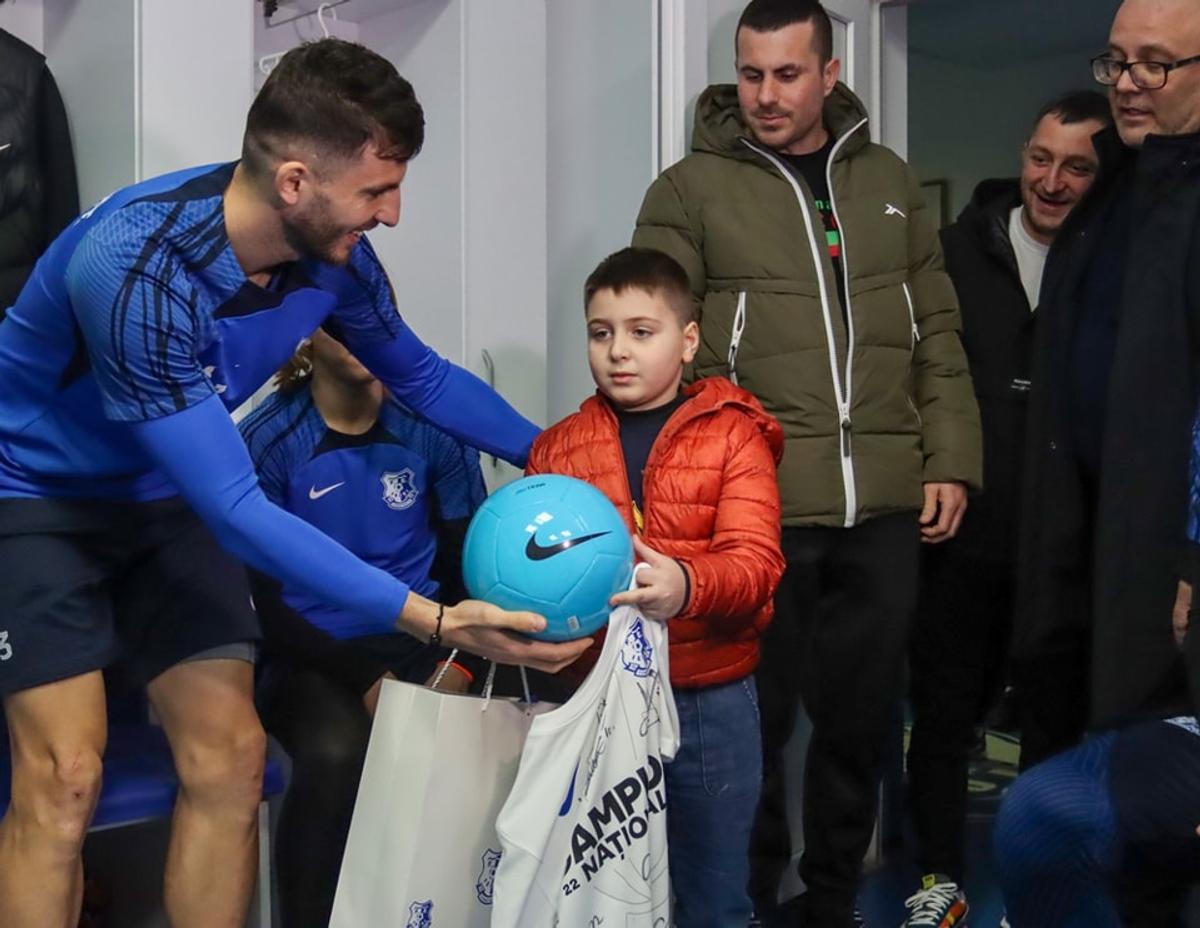 Gică Hagi, surpriză pentru fanul Farului care plângea la meciul cu Dinamo