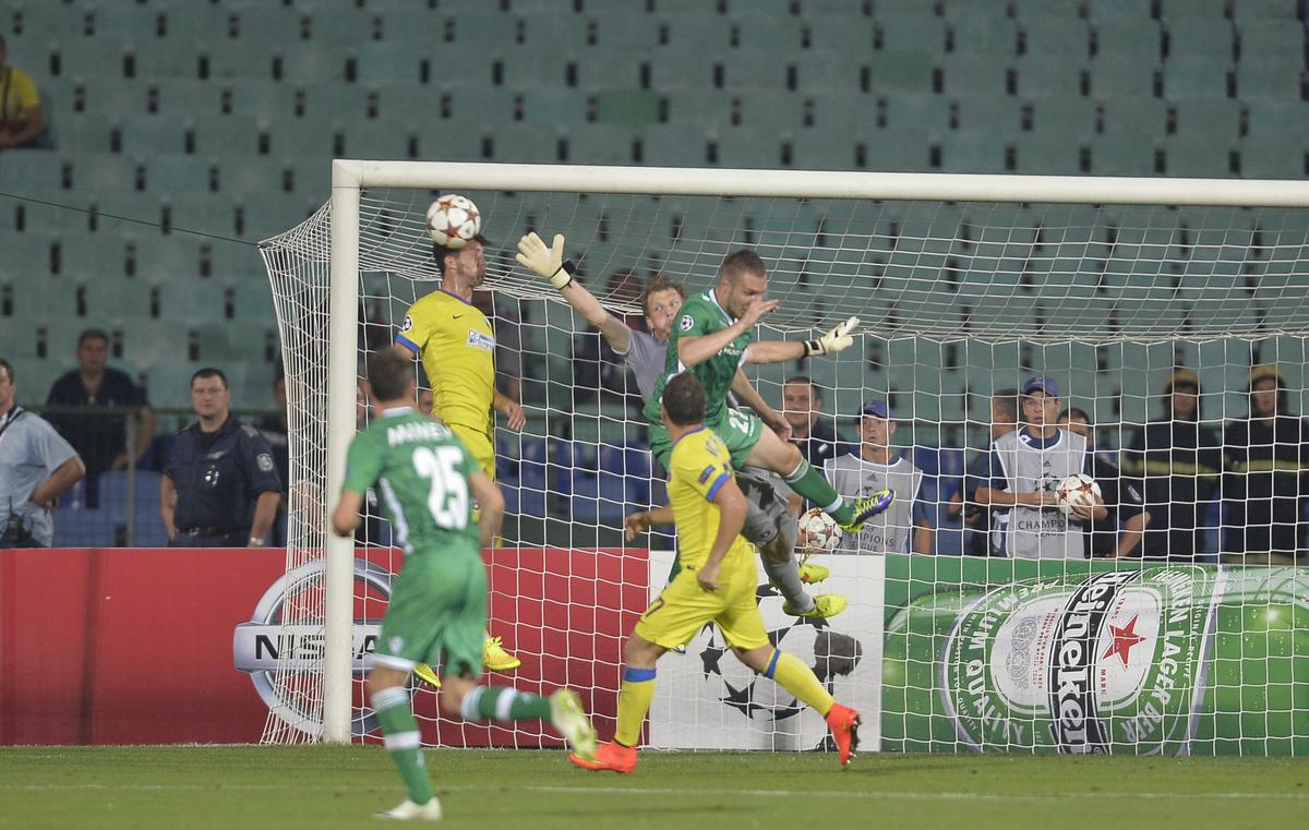 „Bă, ăștia sunt morți, trebuie să îi batem!” » Două momente cruciale din istoria FCSB, povestite în direct: „«Era să fac pe mine la penalty-uri»”