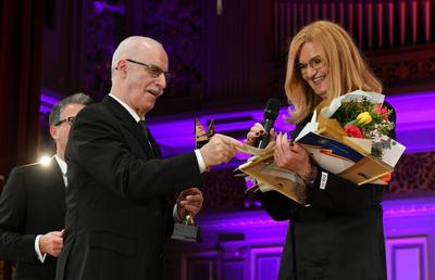 Gala Sportului Românesc a avut loc a Ateneul Român » Elisabeta Lipă s-a premiat singură