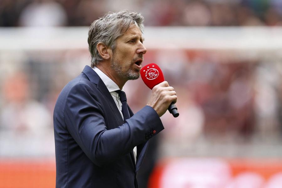 Edwin van der Sar, în mai 2023, pe „Johan Cruyff ArenA”, stadionul lui Ajax Amsterdam Foto: Imago Van der Sar, la șapte luni după hemoragia cerebrală » Vești bune: „Nu am suferit mari daune. Tocmai m-am întors din Caraibe”