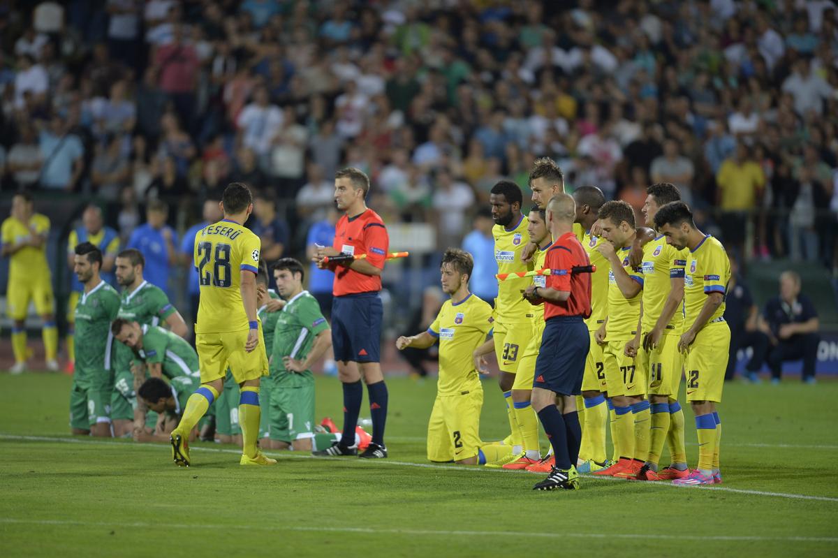 „Bă, ăștia sunt morți, trebuie să îi batem!” » Două momente cruciale din istoria FCSB, povestite în direct: „«Era să fac pe mine la penalty-uri»”