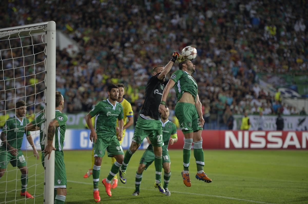 „Bă, ăștia sunt morți, trebuie să îi batem!” » Două momente cruciale din istoria FCSB, povestite în direct: „«Era să fac pe mine la penalty-uri»”