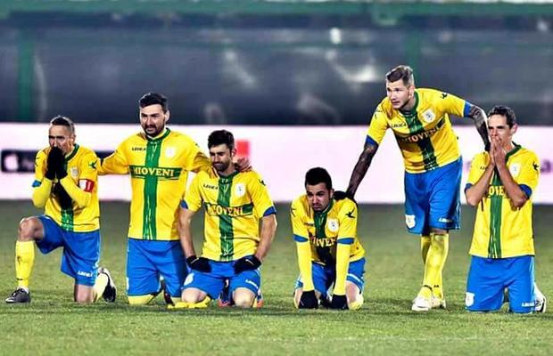 Mesaj-manifest după excluderea echipei din Liga 2 » Jucătorul-simbol i-a emoționat pe fani: „Dureros! Am trăit acest vis împreună!”