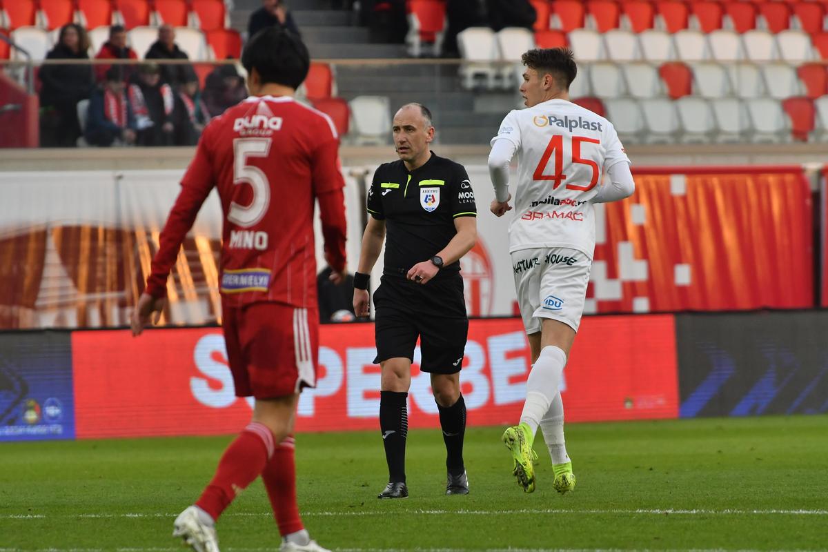 Până la hat-trick au fost lacrimile! De ce a plâns Ianis Stoica în timpul meciului cu Sepsi: „Nu mă așteptam!” » Imediat, Pancu l-a pus la zid în direct!