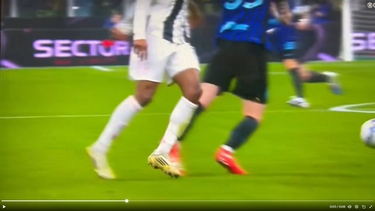 Eliminarea eronată a lui Kalulu în Inter - Juventus