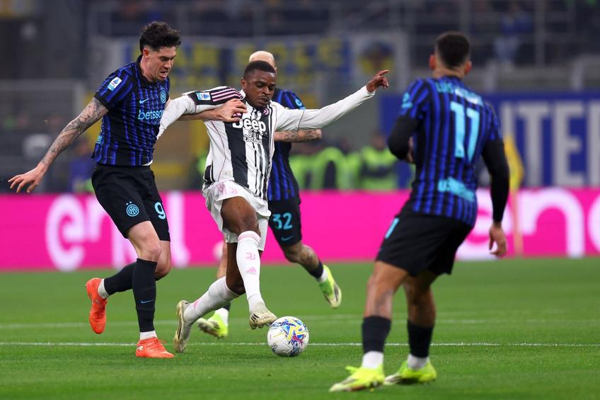 Pierre Kalulu, fundașul lui Juventus, a fost eliminat în derby-ul cu Inter, echipa antrenată de Cristi Chivu, după o greșeală de arbitraj/ FOTO Imago Images