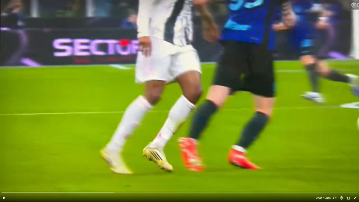 Eliminarea eronată a lui Kalulu în Inter - Juventus