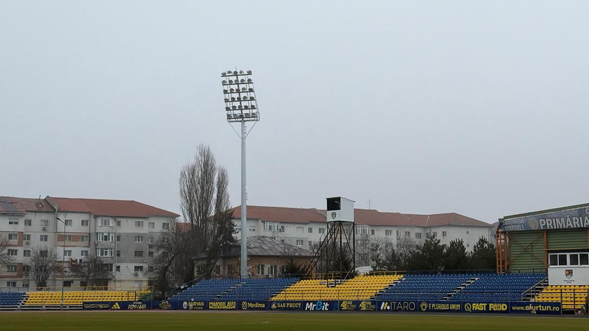 Așteptarea a luat sfârșit: primul meci din istorie în nocturnă pe stadionul din Superliga