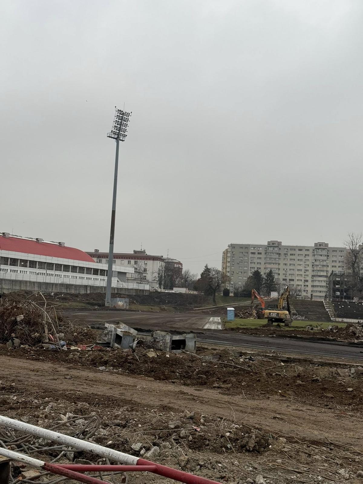 S-au reluat lucrările la noul stadion Dinamo » Cum merge demolarea