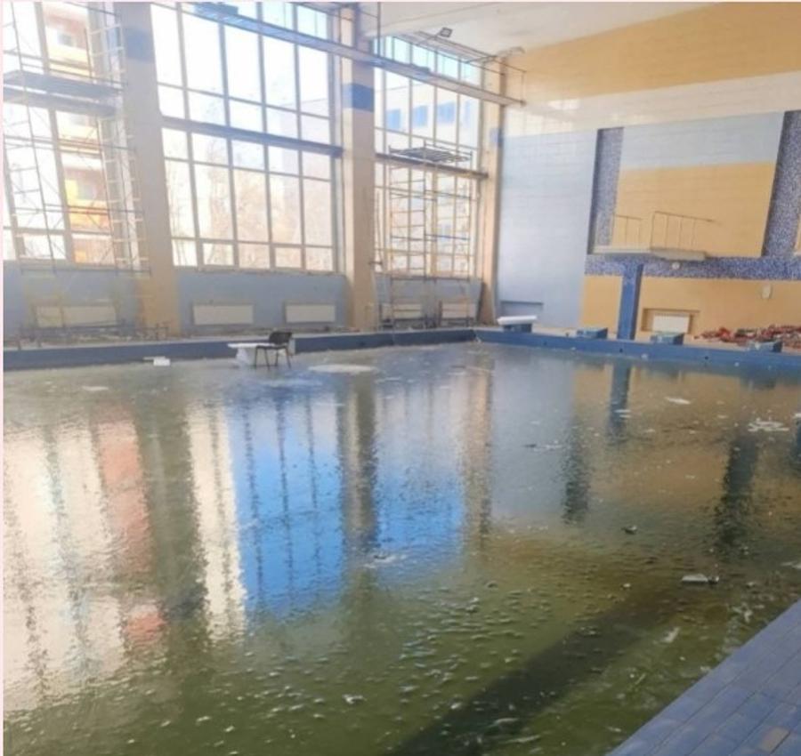 O piscină din Kiev acoperită cu 12 centimetri de gheață din cauza vremii reci. Multe centrale electrice au fost lovite de ruși și nu există încălzire Atacul ministrului, după descalificarea lui Vladyslav Heraskevych: „Sportul, mai presus de politică? Acesta e un genocid! Facilitează misiunile criminale ale Rusiei”