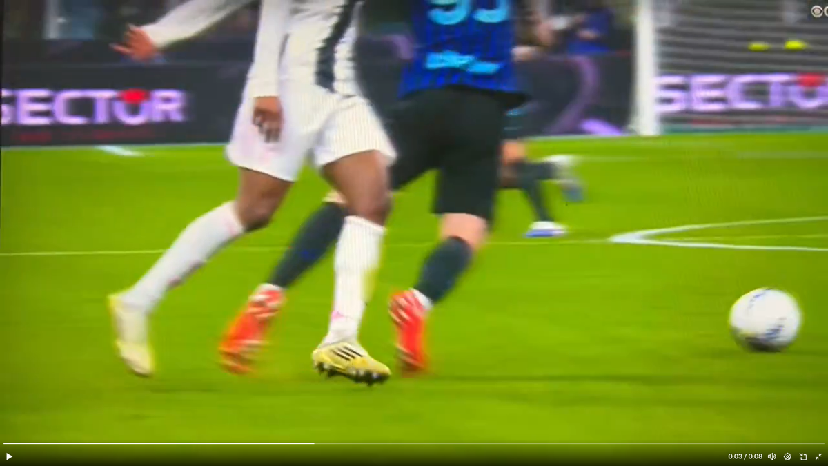 Greșeală uriașă de arbitraj la Inter - Juventus » De ce NU a putut interveni VAR-ul