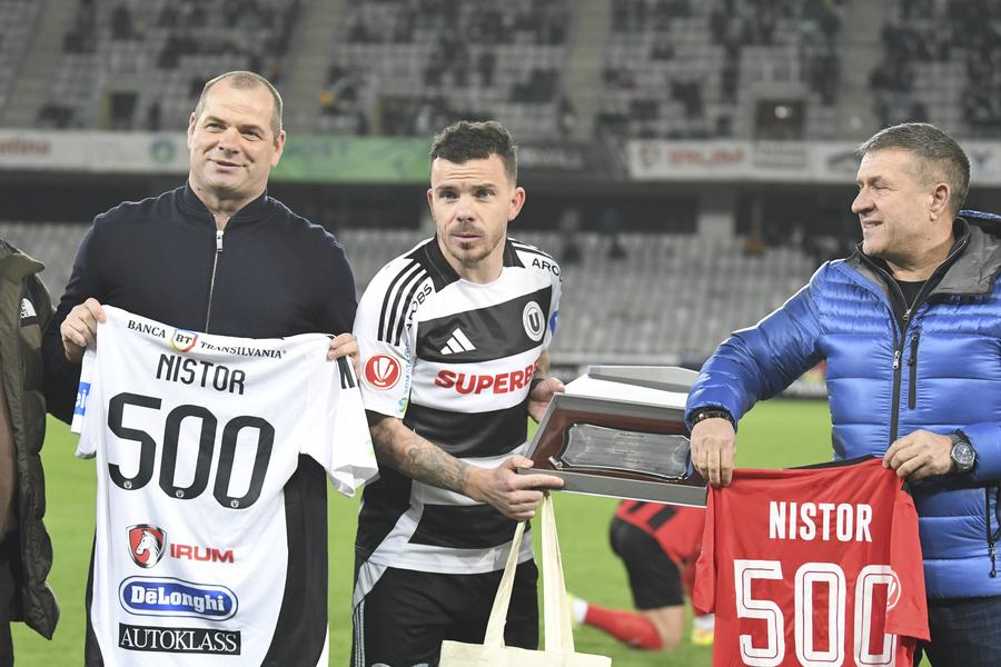 Înainte să bată recorduri remarcabile în tricoul lui U Cluj, Dan Nistor a prins aripi în fotbalul românesc la Pandurii Foto: sporpictures.eu Petre Grigoraș, omul replicii „Du-te, bă, la șah!”: „Antrenor în Liga 1? 80% relații, 20% valoare!” + „În locul lui, nu mă întorceam la FCSB!”