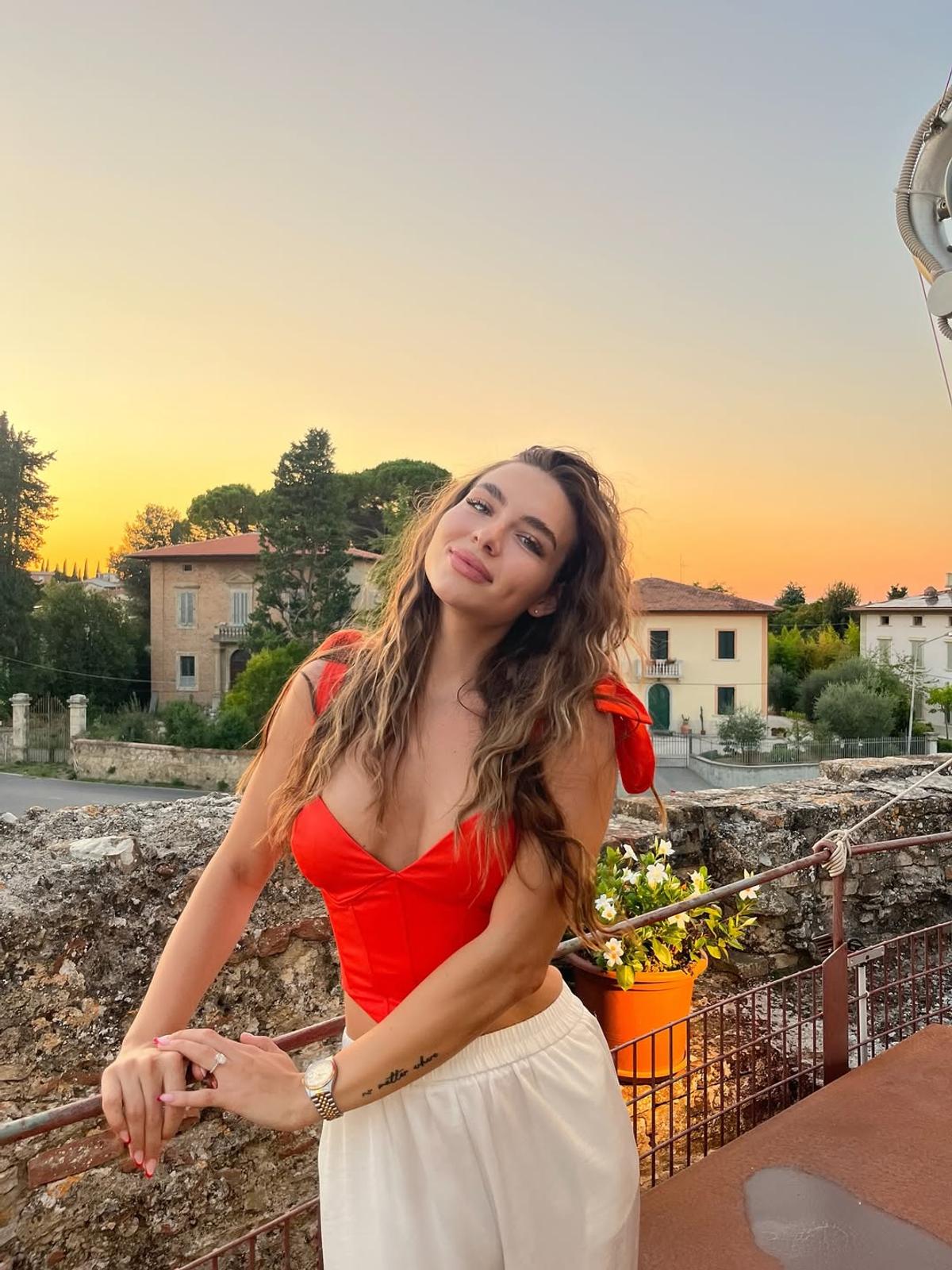 Imaginea care a „aprins” Instagramul internaționalilor români aflați în Cipru: „Nu mai încapi în poză, frate!”. Reacția lui Alibec