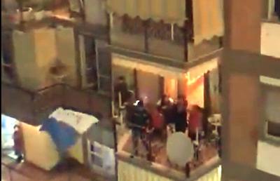VIDEO Momente senzaționale în Napoli: tot orașul a ieșit pe străzi și a cântat „Un giorno all'improvviso” » Insigne s-a alăturat demersului