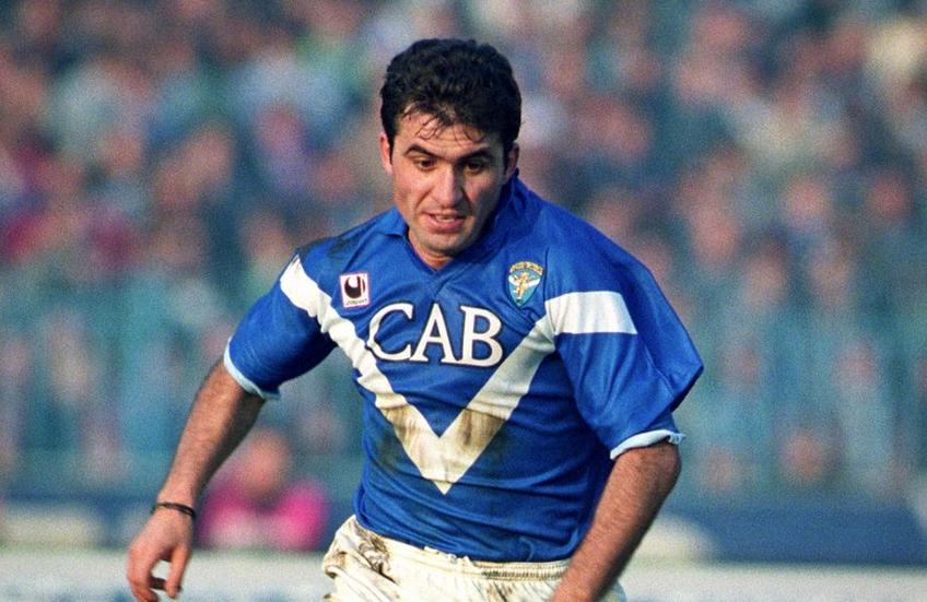 Valentin Mihăilă (21 de ani) a marcat din pasa lui Dennis Man (22 de ani) în victoria obținută de Parma contra Romei, scor 2-0. Momentul este unul istoric pentru fotbalul românesc: prima colaborare „tricoloră” la un gol în Serie A, după 29 de ani.
