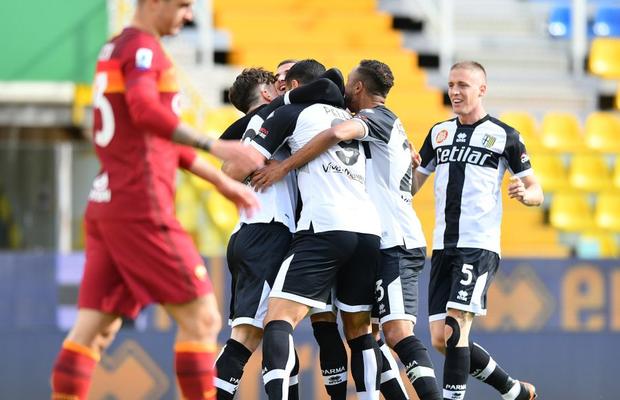 Cum au fost motivați Man și Mihăilă, cu un minut înainte de Parma - Roma: „Atunci le-am arătat”