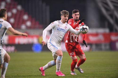 Andrei Istrate (18 ani), cel mai nou nume remarcat în echipa FCSB-ului, a fost achiziționat de la Ardealul. Gigi Becali achită cele mai mari sume pentru transferuri ale juniorilor și adună astfel aproape toate talentele remarcate în țară.