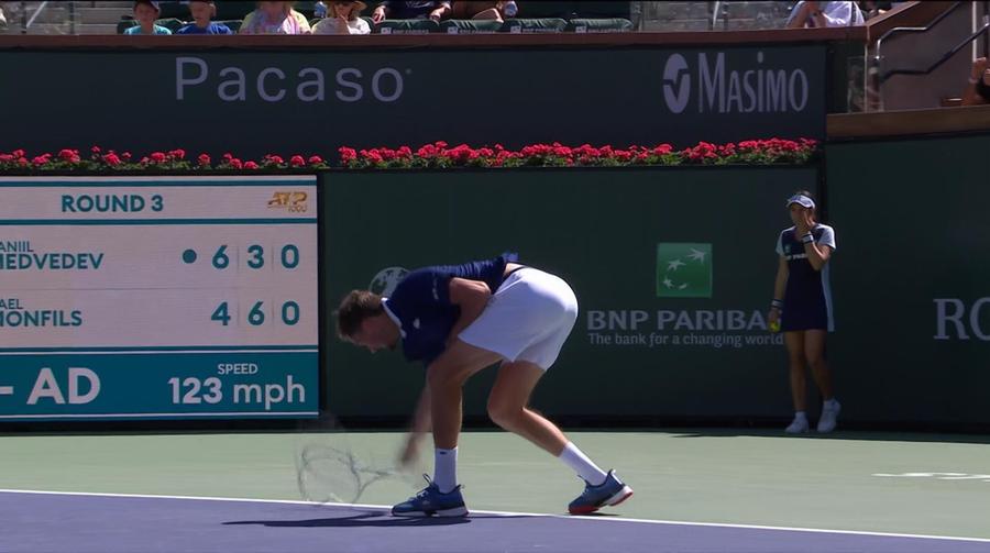 Medvedev a clacat sub presiune și e OUT de la Indian Wells » Novak Djokovic revine pe locul 1 mondial