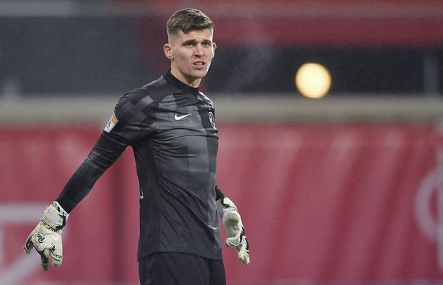 Dezvăluiri despre Ştefan Târnovanu, ultima „perlă” din curtea celor de la FCSB: „L-am mai prins cu una, cu alta, cu ţigărica. Nu-i mai ajungeau paharele! L-am «reglat» din palme”