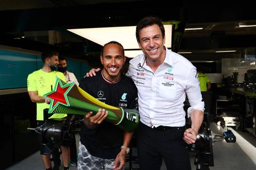 Lewis Hamilton și Toto Wolff // Foto: Imago