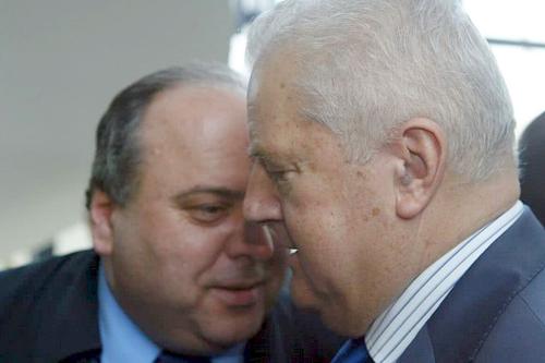 În stânga, Gheorghe „Pinalti” Ștefan, fost conducător la Ceahlăul, alături de Jean Pădureanu, ex-președinte la Gloria Bistrița, altă echipă implicată în „Cooperativă”