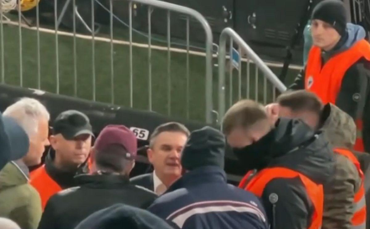 „A fost ridicat de forțele de ordine” » Balaj, într-o dispută aprinsă la derby-ul Clujului: „Lipsă de respect!”