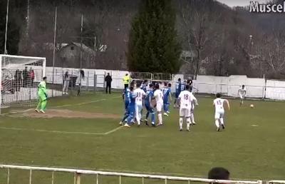Întoarcerea puștiului mai talentat decât Tavi Popescu, care se lăsase de fotbal fiindcă nu mai avea chef: gol superb dat în weekend
