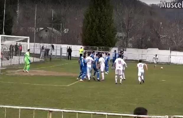 Întoarcerea puștiului mai talentat decât Tavi Popescu, care se lăsase de fotbal fiindcă nu mai avea chef: gol superb dat în weekend
