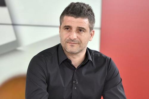 Daniel Niculae (41 de ani), președintele de la Rapid, a fost audiat joi, 15 martie, în calitate de suspect pentru introducerea materialelor pirotehnice în stadion.